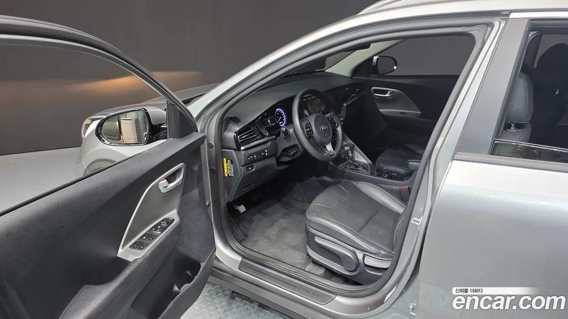 Kia Niro — фото 10