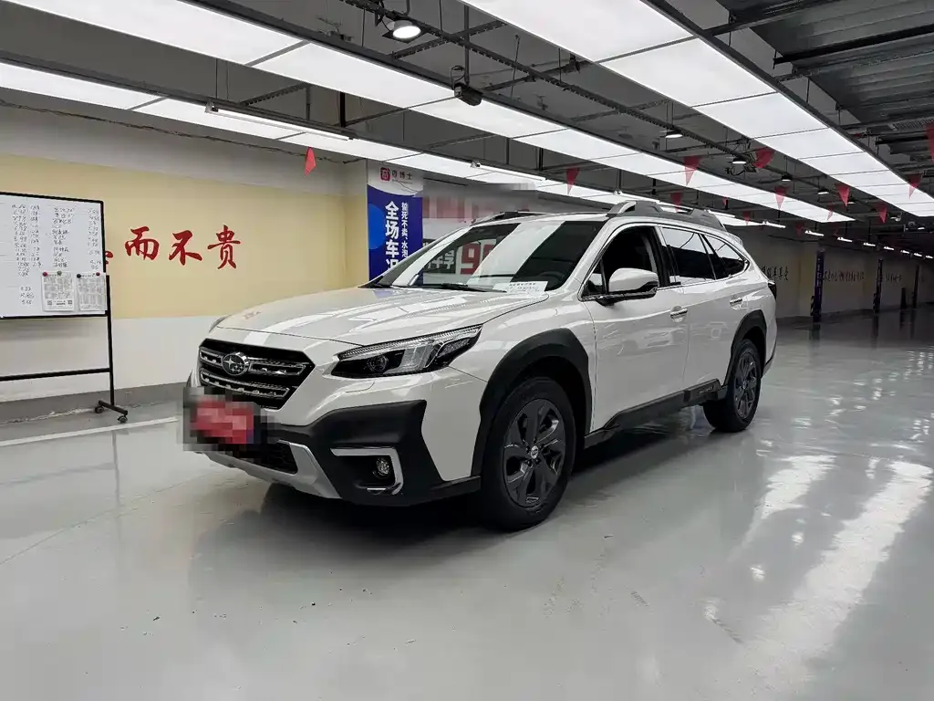 Subaru Outback — фото 1