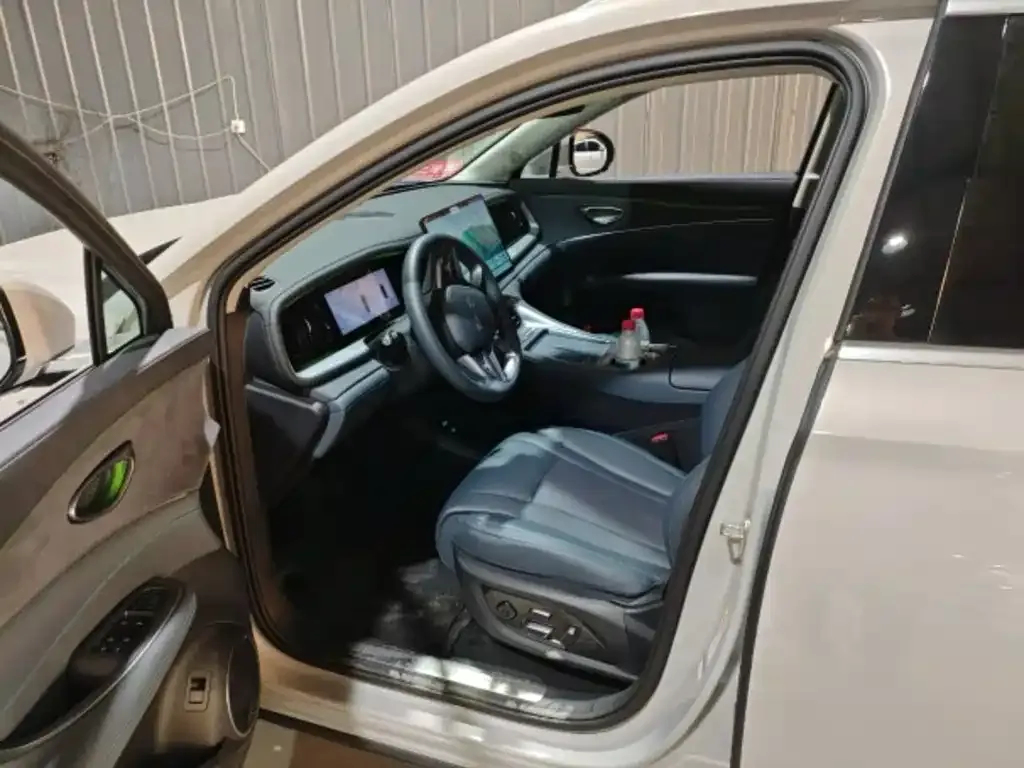 BYD Hiace 07 DM-i — фото 3