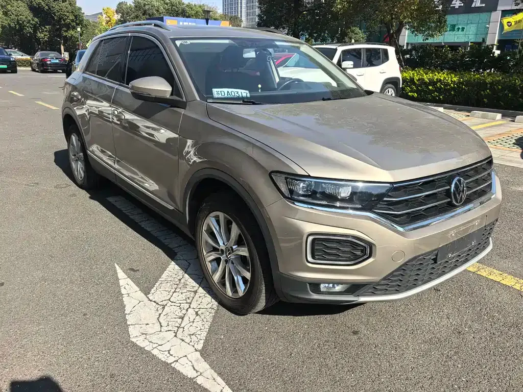 Volkswagen T-Roc — фото 2