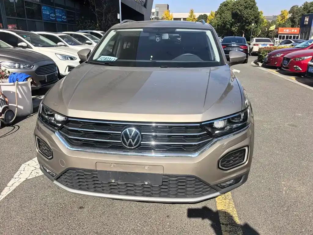Volkswagen T-Roc — фото 4