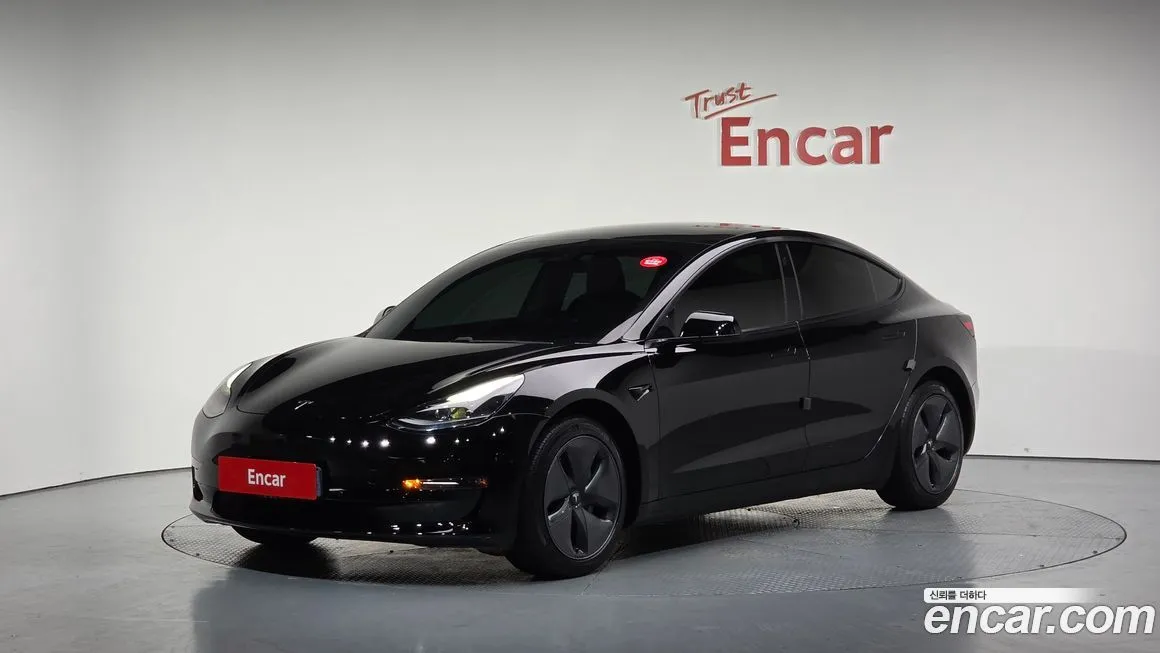 Tesla Model 3 — фото 1
