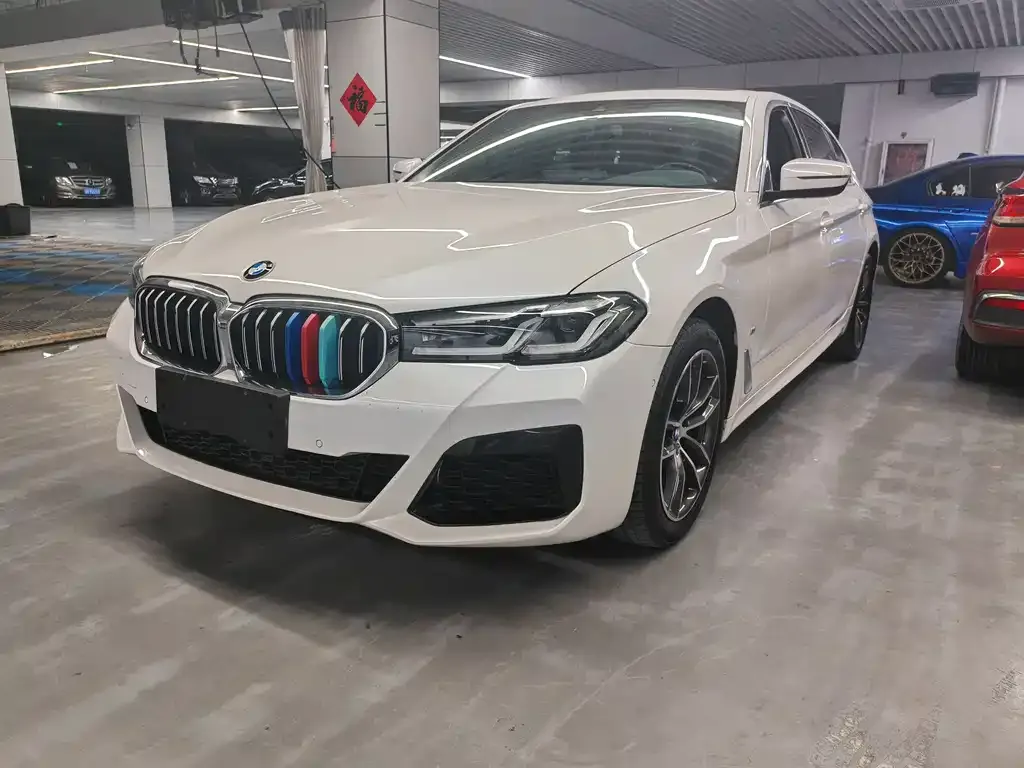 BMW 5 Series — фото 1