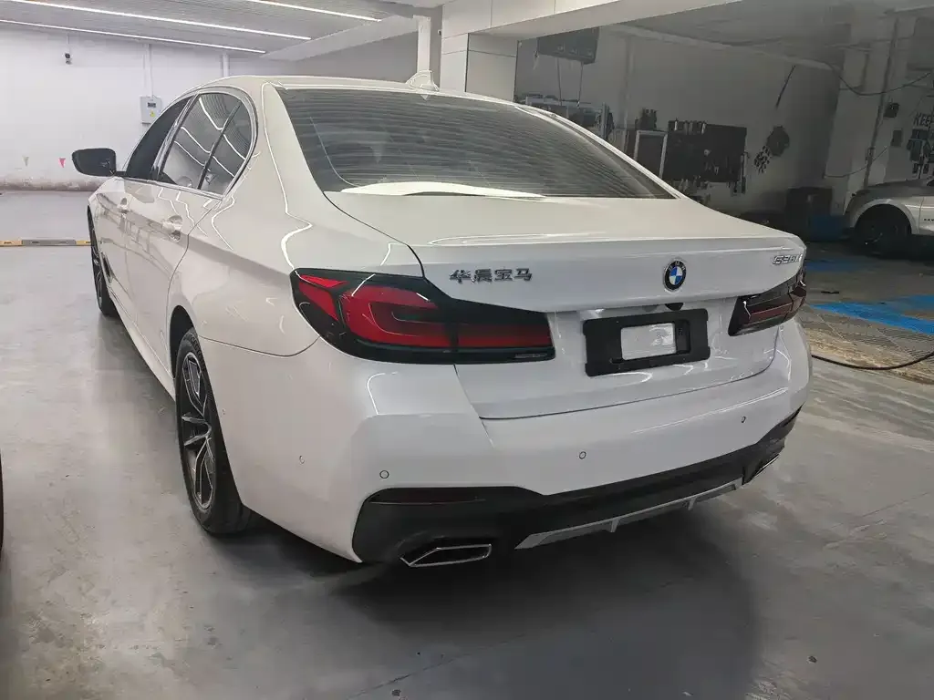 BMW 5 Series — фото 10
