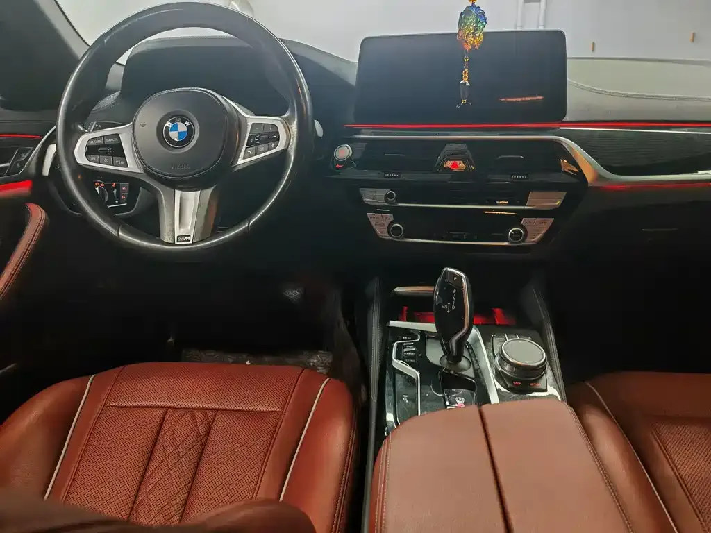 BMW 5 Series — фото 4