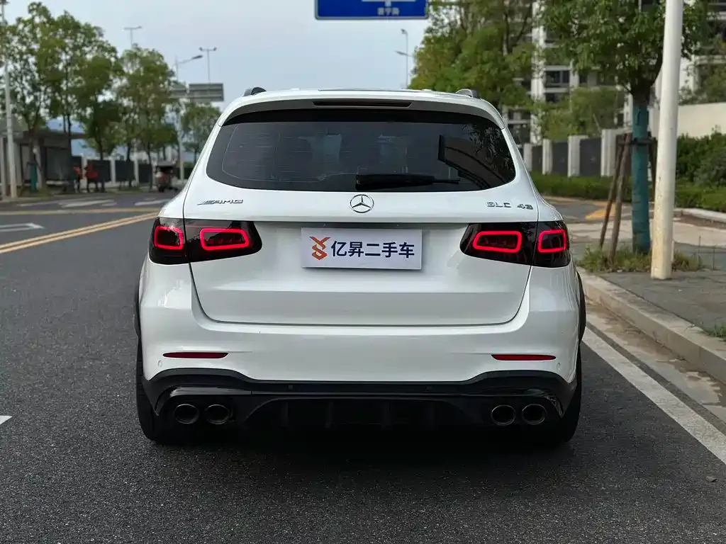 Mercedes-Benz GLC AMG — фото 9