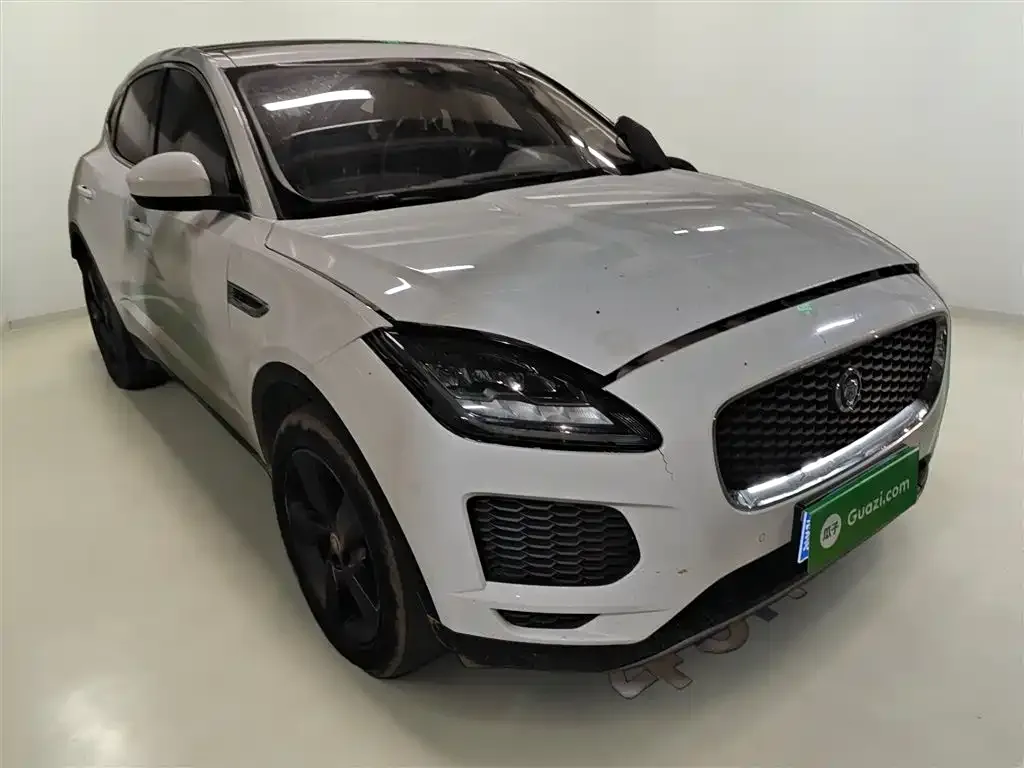 Jaguar E-PACE — фото 4