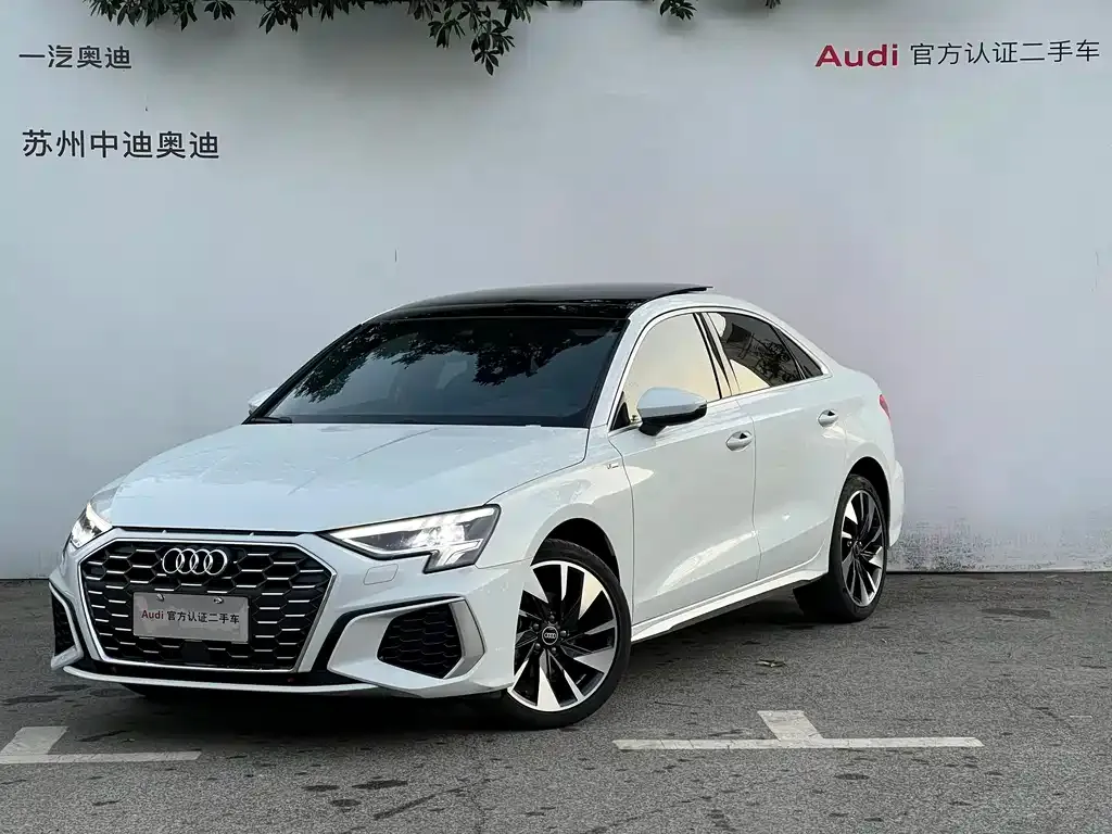 Audi A3 — фото 1