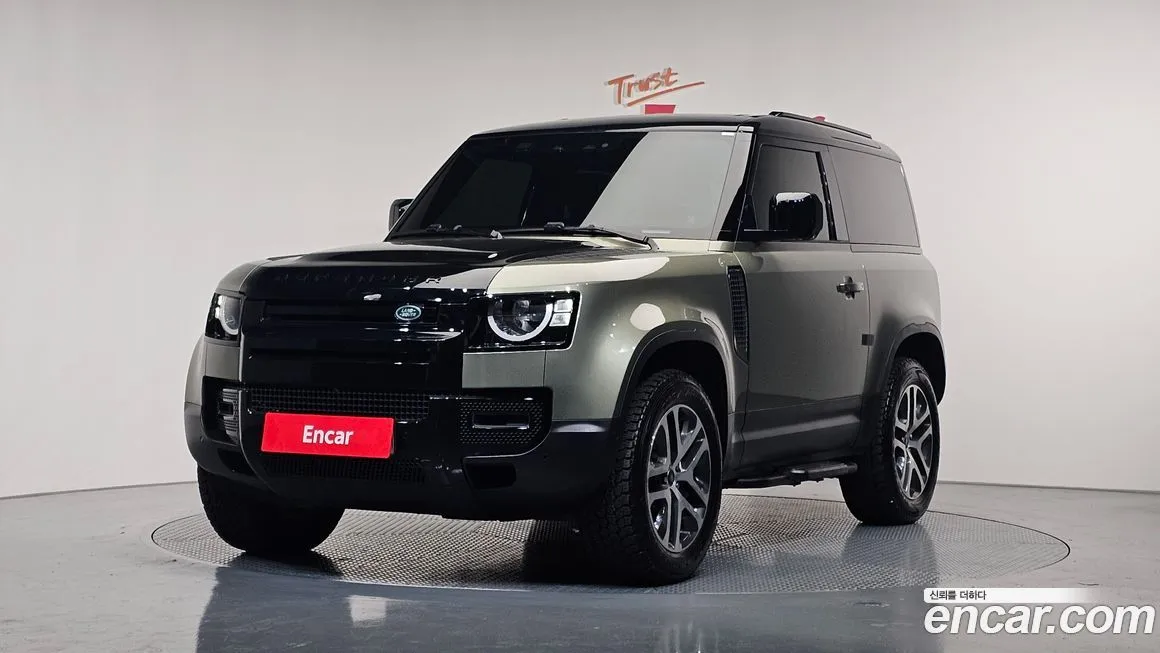 Land Rover Defender — фото 1