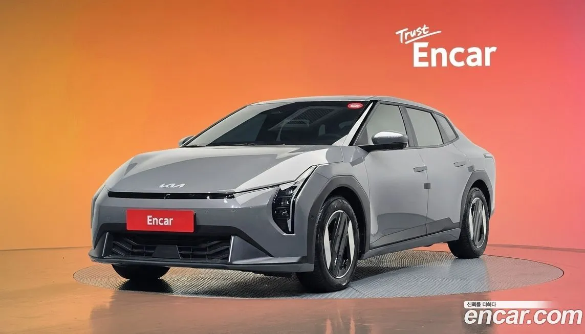 Kia EV4 — фото 1
