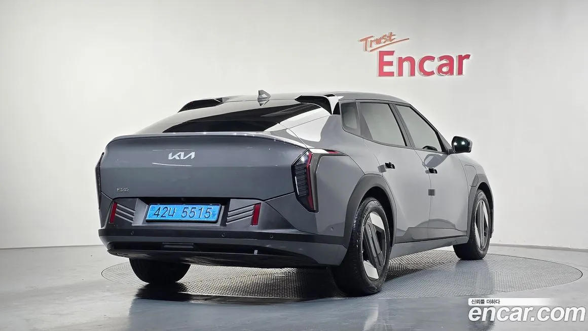 Kia EV4 — фото 2