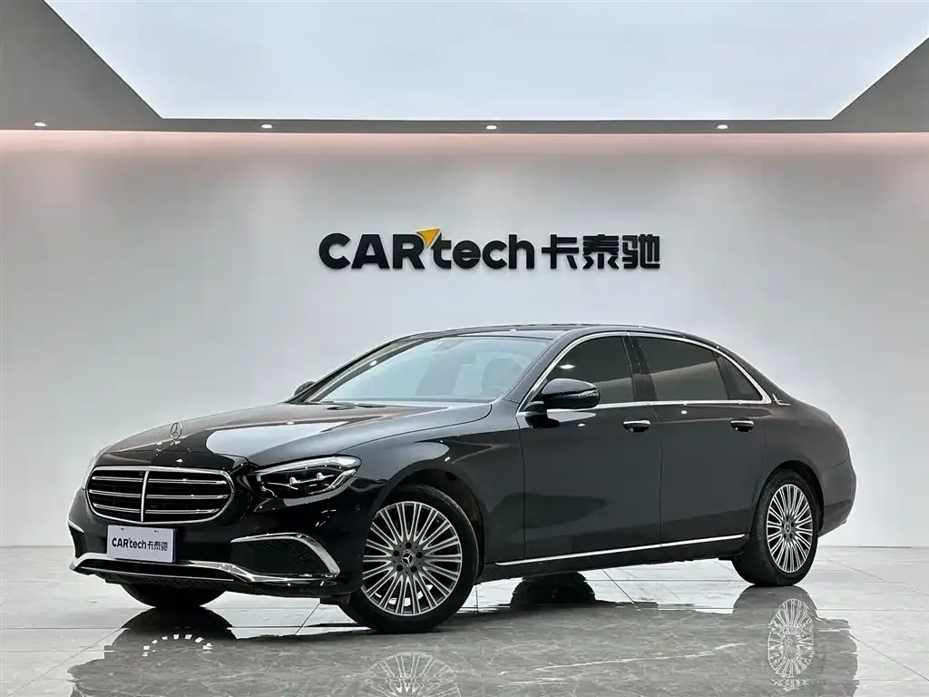 Mercedes-Benz E-Class — фото 1