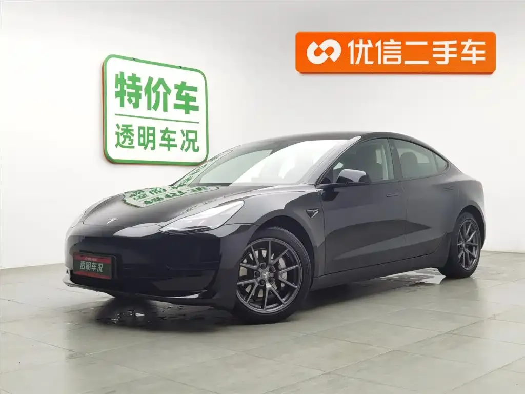 Tesla Model 3 — фото 1
