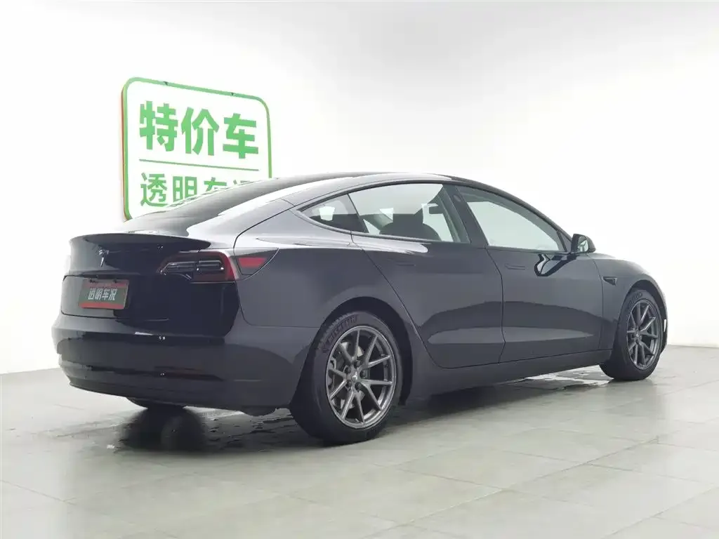 Tesla Model 3 — фото 2