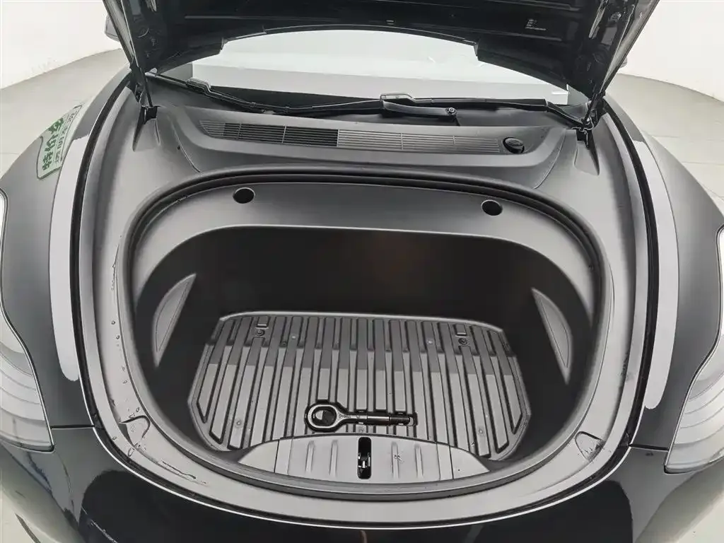 Tesla Model 3 — фото 6