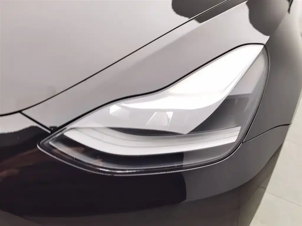 Tesla Model 3 — фото 7