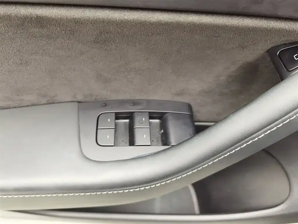 Tesla Model 3 — фото 9