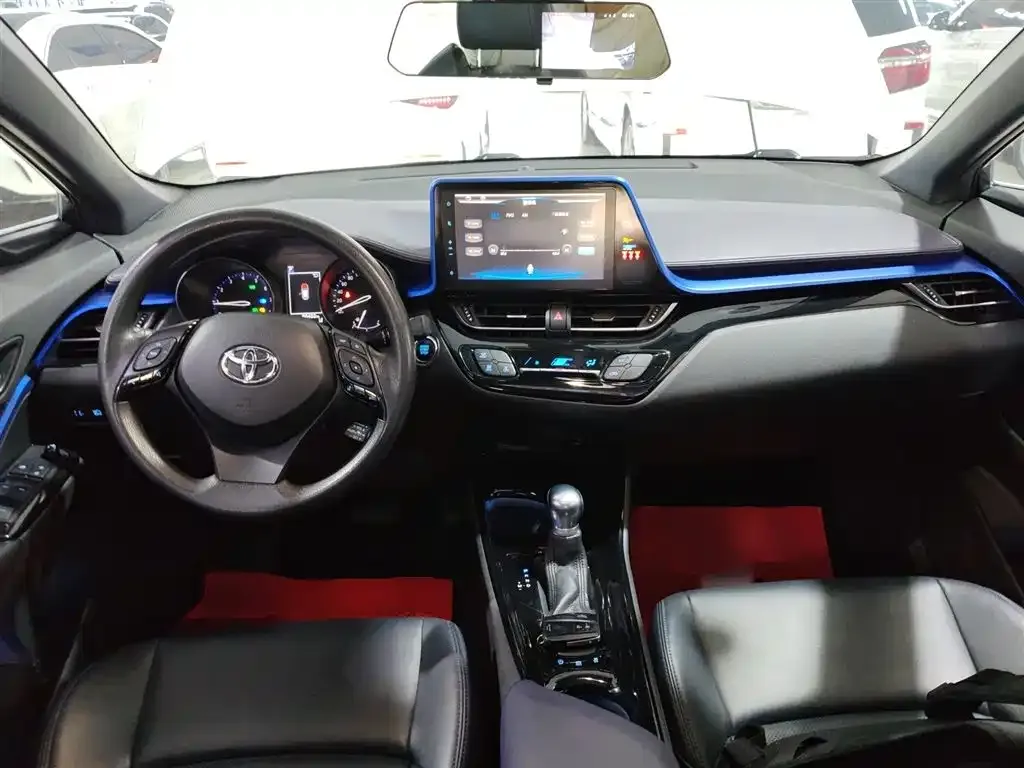 Toyota C-HR — фото 10