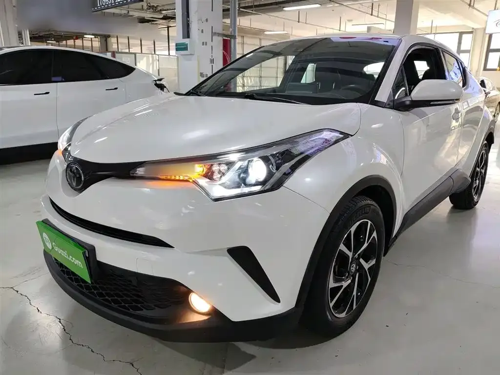 Toyota C-HR — фото 2