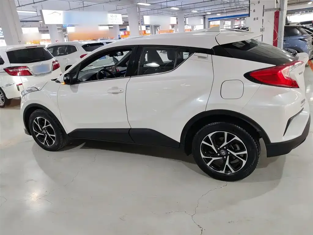 Toyota C-HR — фото 5