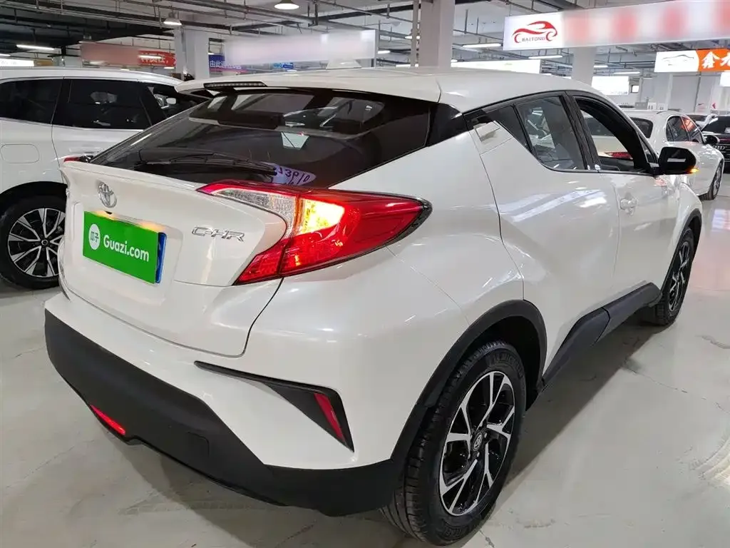 Toyota C-HR — фото 7