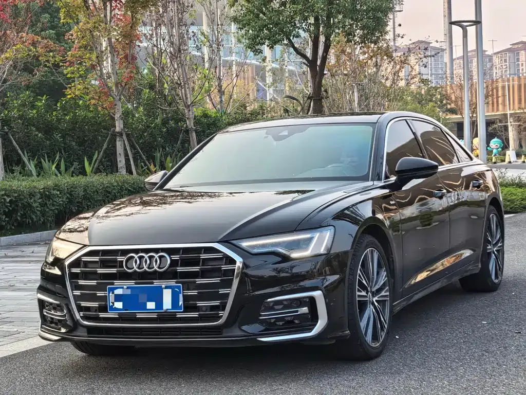 Audi A6L — фото 1