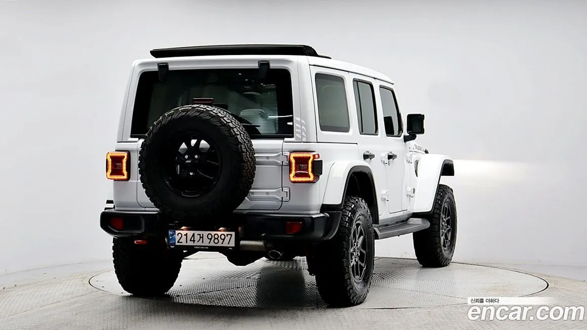 Jeep Wrangler — фото 2