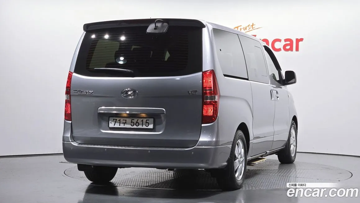 Hyundai Starex — фото 2