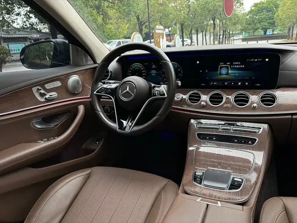 Mercedes-Benz E-Class — фото 10