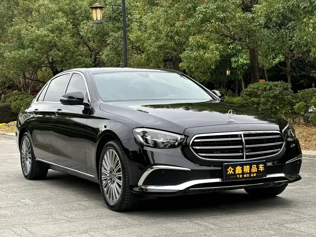 Mercedes-Benz E-Class — фото 3