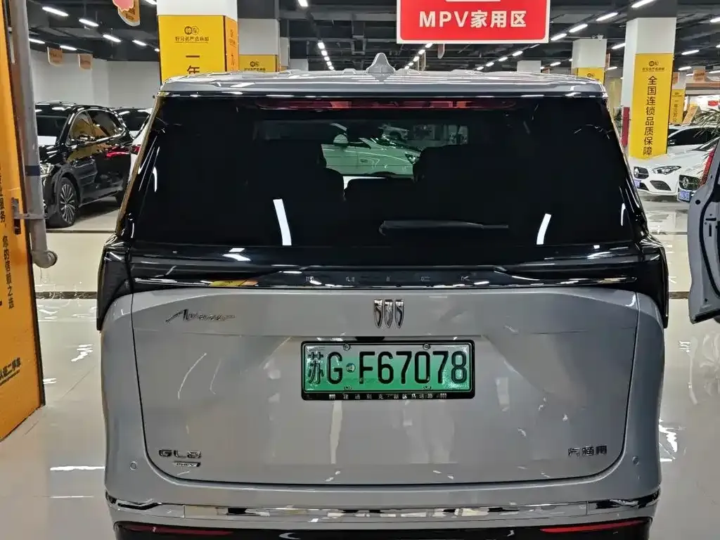 Buick GL8 Hybrid — фото 4
