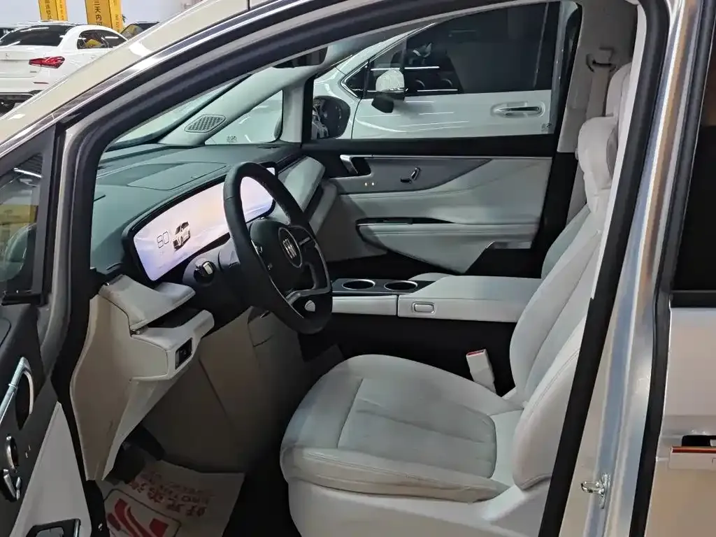 Buick GL8 Hybrid — фото 9