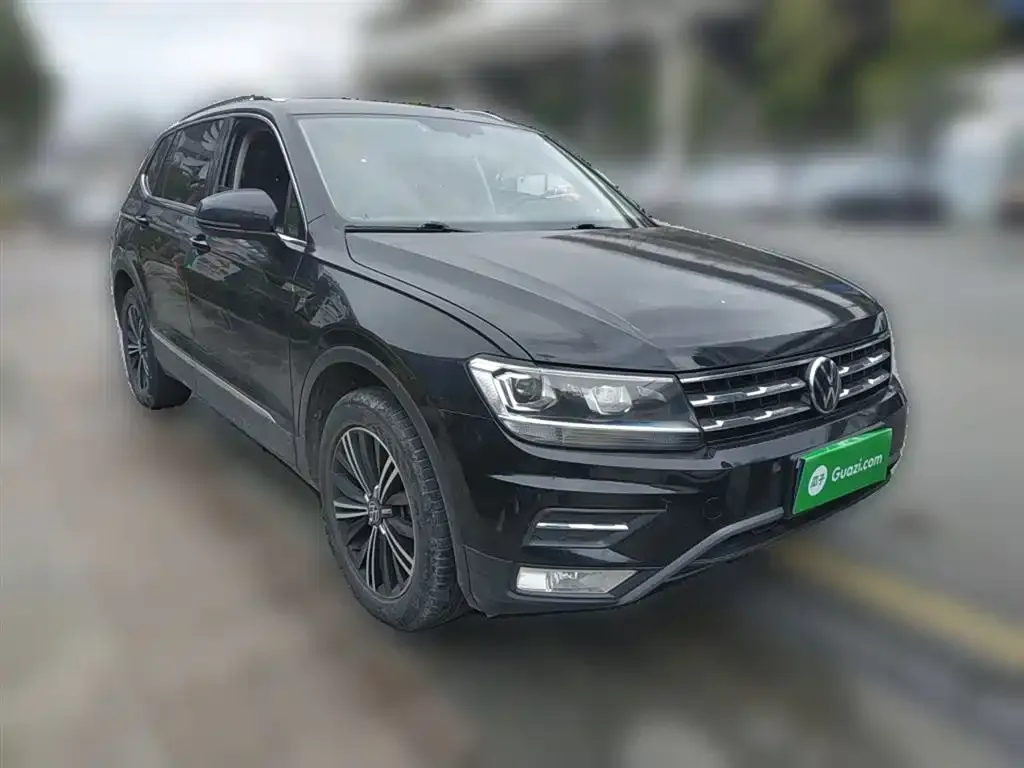 Volkswagen Tiguan L — фото 4