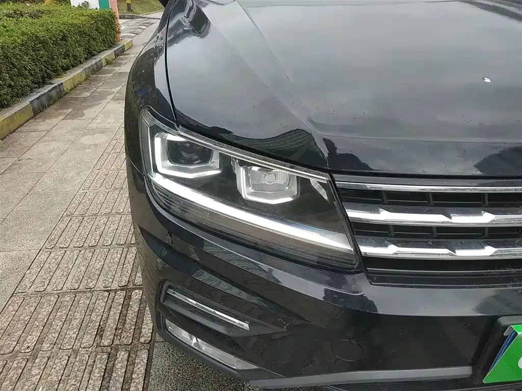 Volkswagen Tiguan L — фото 8