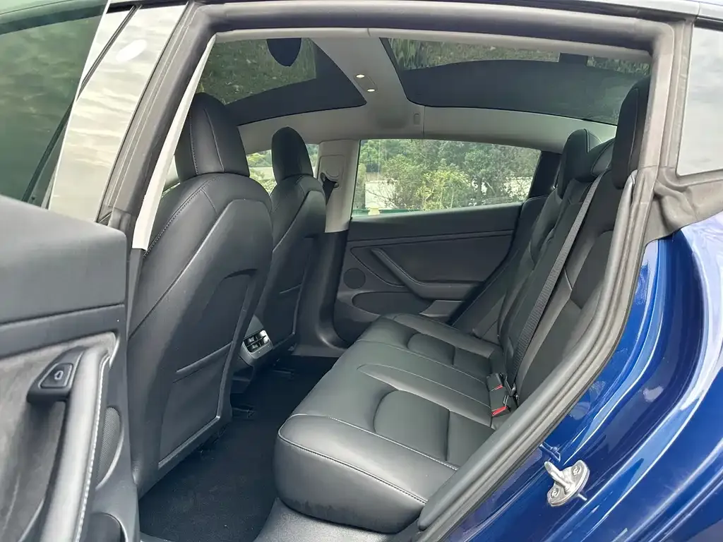 Tesla Model 3 — фото 10