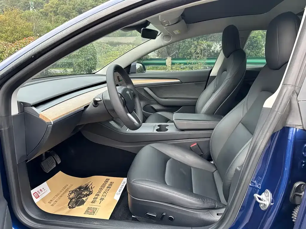Tesla Model 3 — фото 3