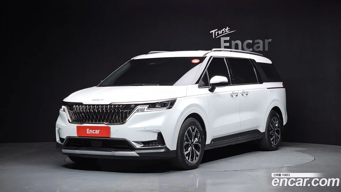 Kia Carnival — фото 1
