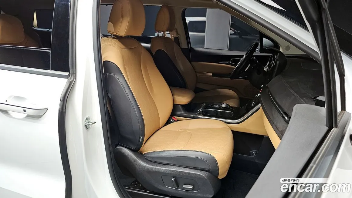 Kia Carnival — фото 10