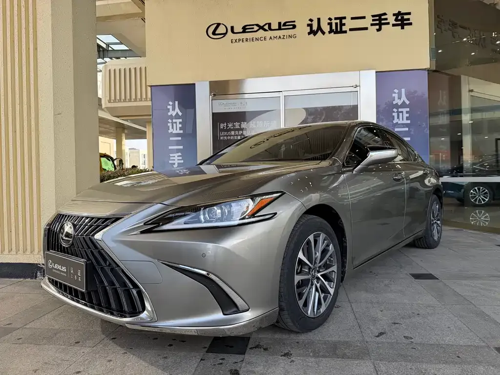 Lexus ES — фото 1