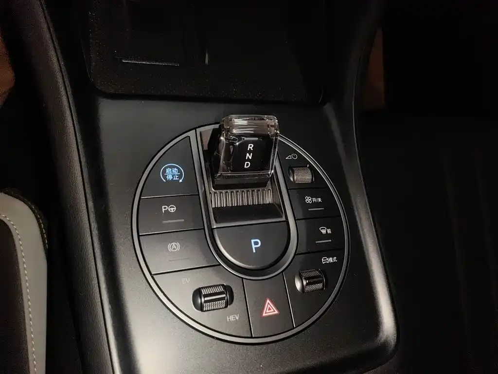 BYD Seal 05 DM-i — фото 6
