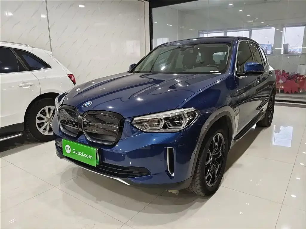 BMW iX3 — фото 1