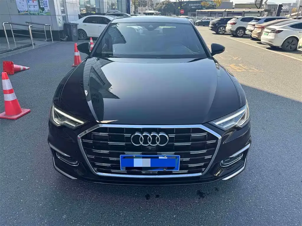 Audi A6L — фото 2
