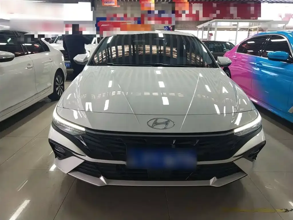 Hyundai Elantra — фото 3