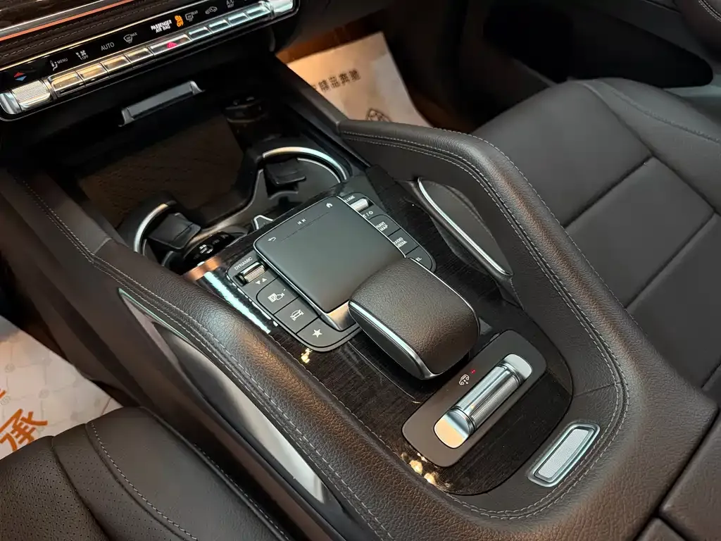 Mercedes-Benz GLS — фото 10