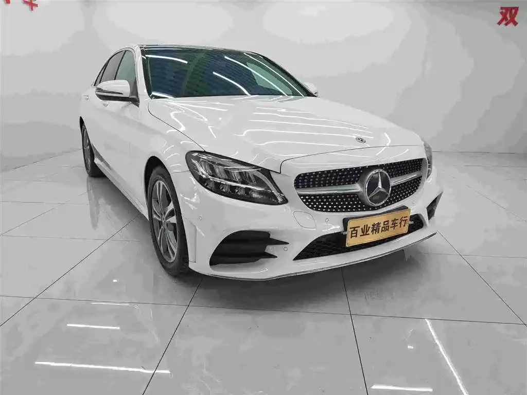Mercedes-Benz C-Class — фото 1
