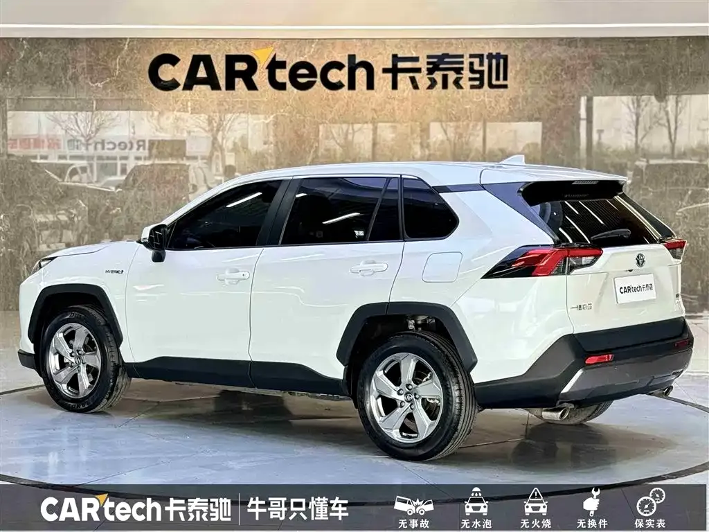 Toyota RAV4 — фото 6