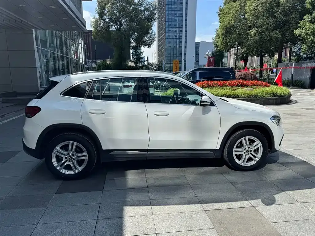 Mercedes-Benz GLA — фото 10