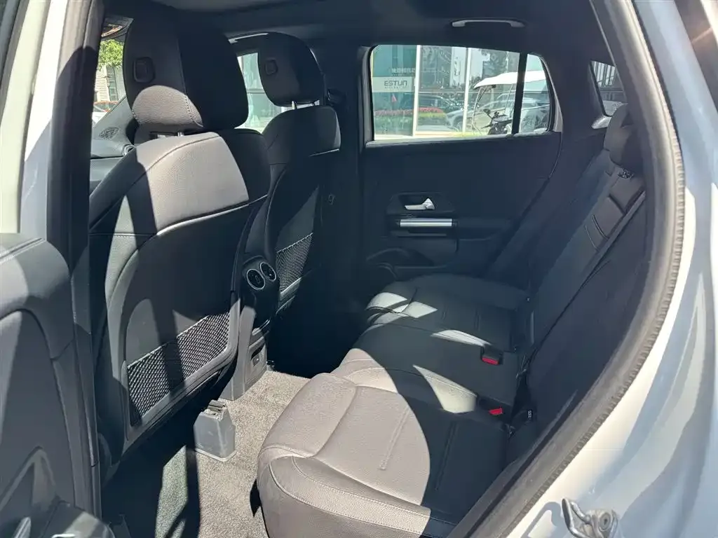Mercedes-Benz GLA — фото 6