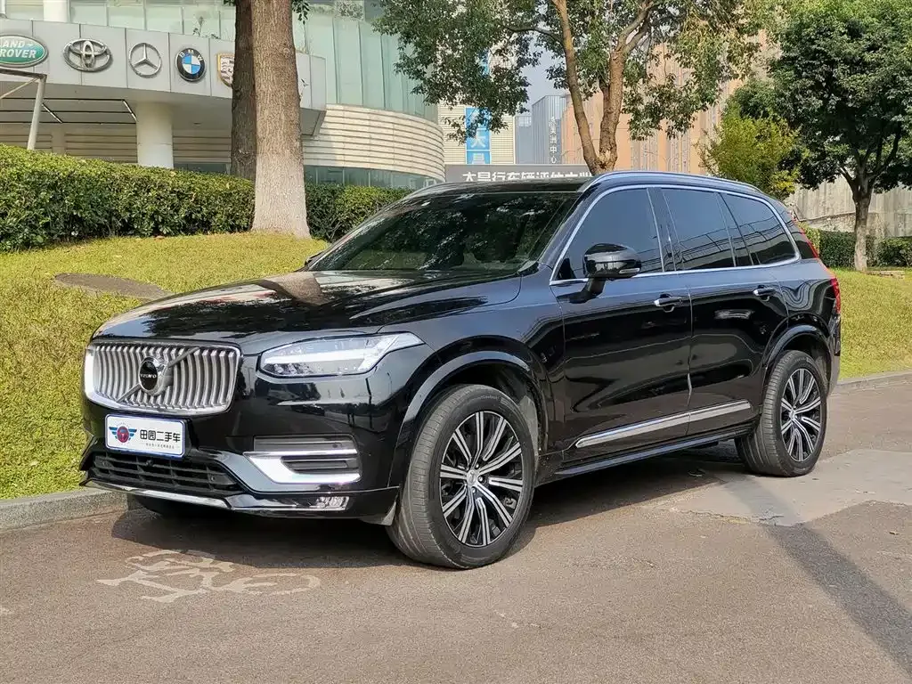Volvo XC90 — фото 1