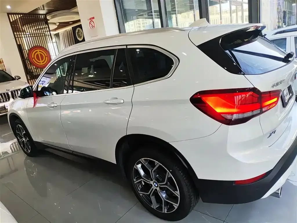 BMW X1 — фото 5
